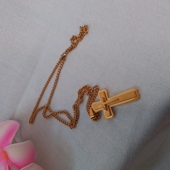 Mens goldtone stainless steel cross and chain